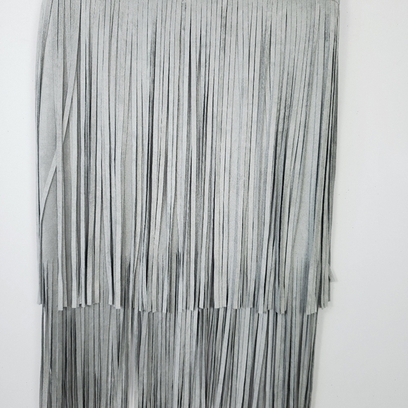 Lulu's grey layer fringe skirt size xs - Picture 5 of 6